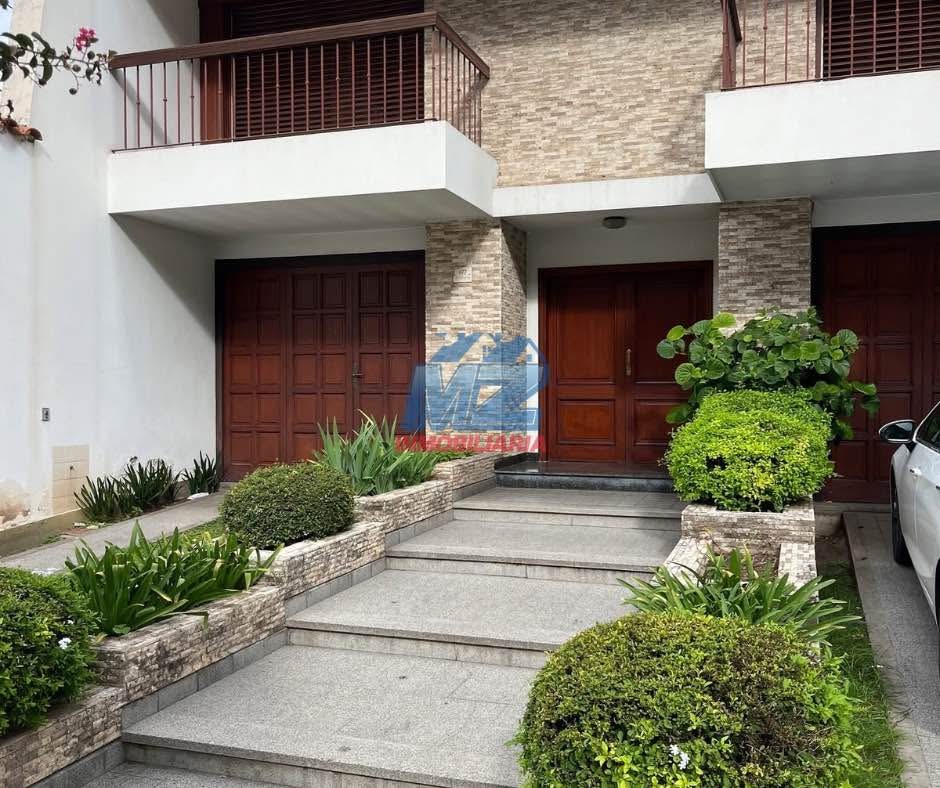 TRES CERRITOS